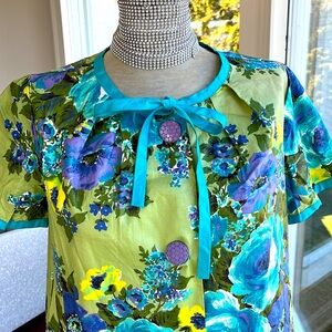 Vintage M house coat/ smock styled by Rainbow Fashions green blue floral coverup